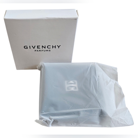 Givenchy Parfums Black and Silver Pocket  Compact Double Sided Mirror, New - Picture 7 of 7